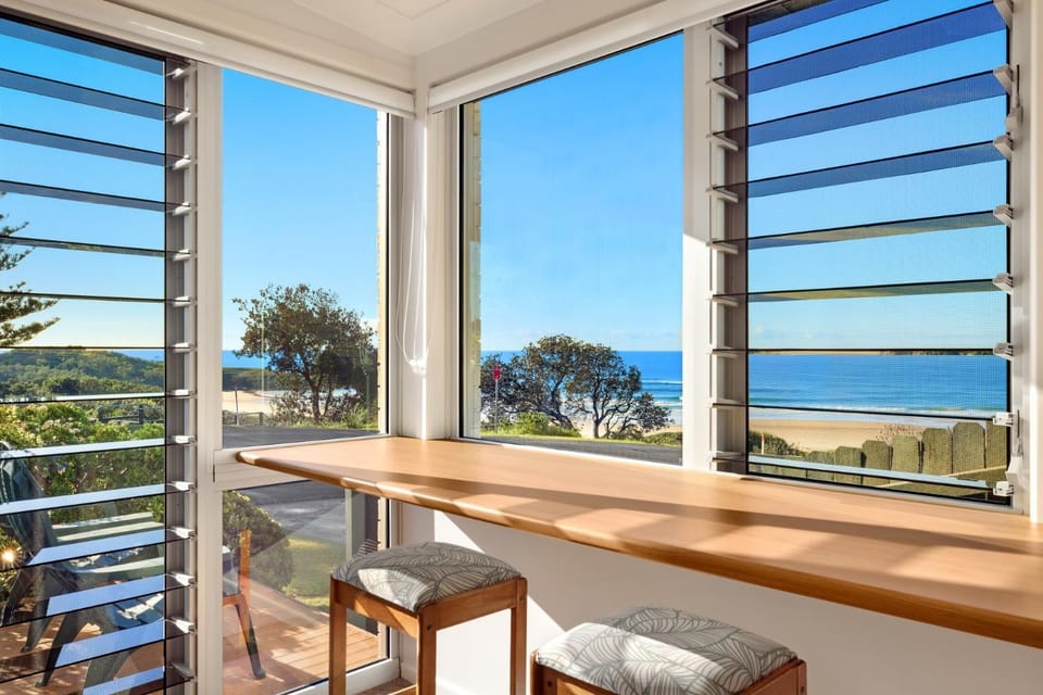 Spindrift Lowerdeck BEACH FRONT location! Wifi+++ Apartment in Yamba
