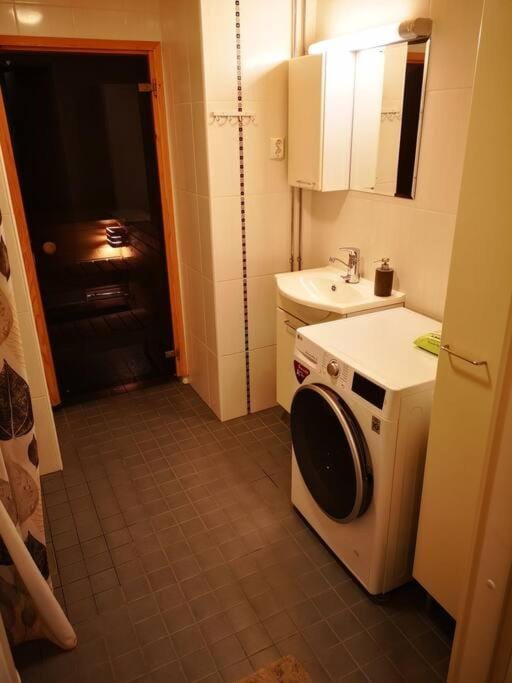 Mukava asunto saunalla ja isolla parvekkeella! Apartment in Finland