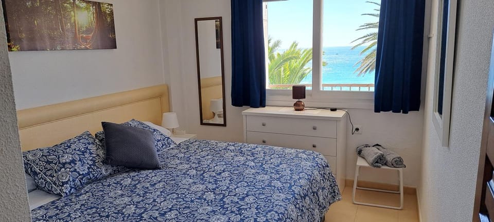 Bed, Photo of the whole room, Bedroom, Sea view
