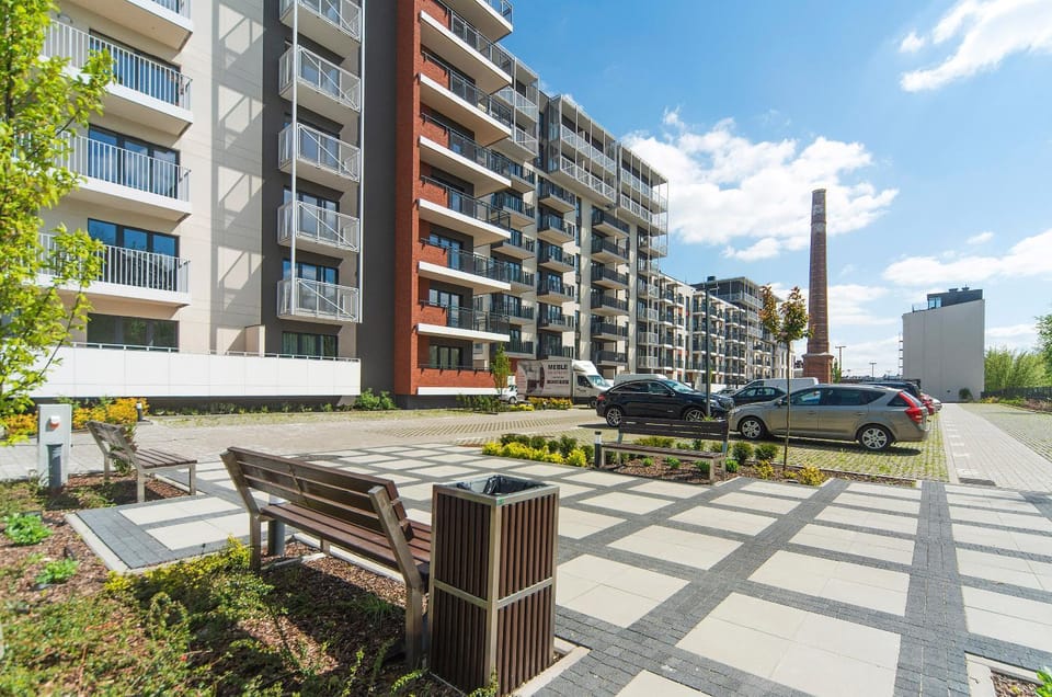 Property building, Neighbourhood, Location, Parking