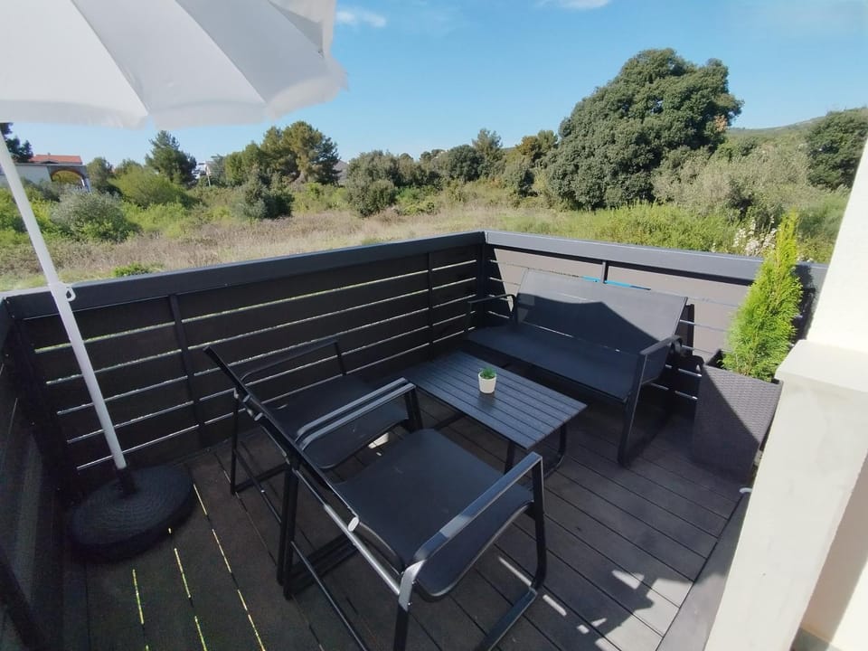 Off site, Balcony/Terrace