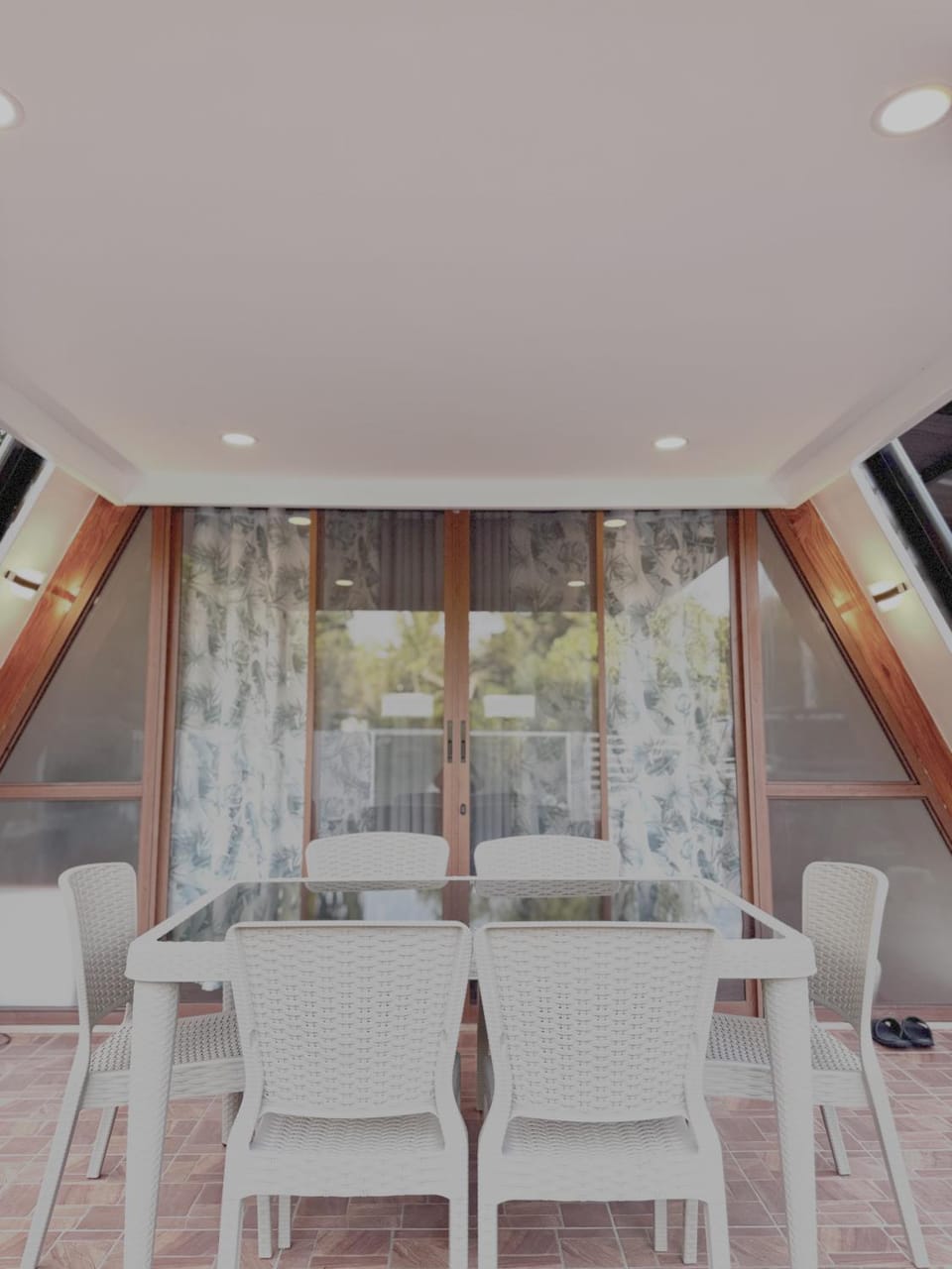 Seating area, Dining area