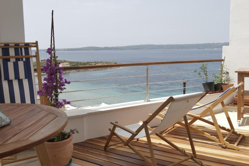 View (from property/room), Balcony/Terrace, Sea view, sunbed