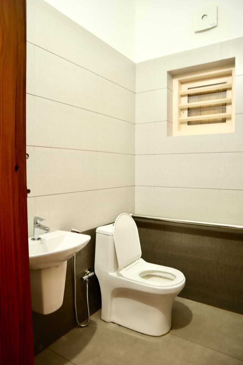 Bathroom, Internal: Not applicable to any particular room