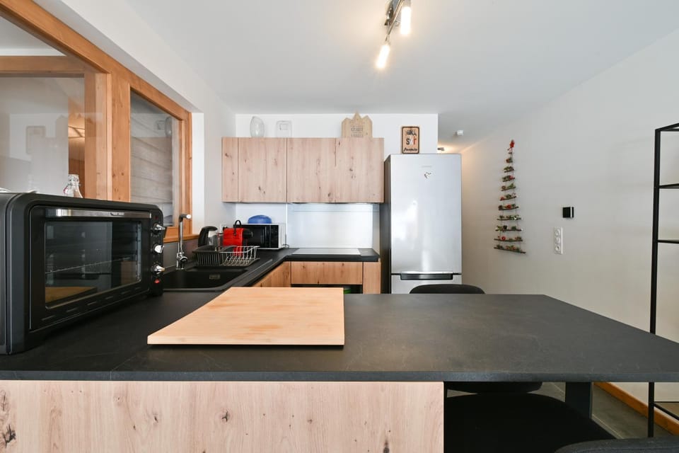 Kitchen or kitchenette, Living room