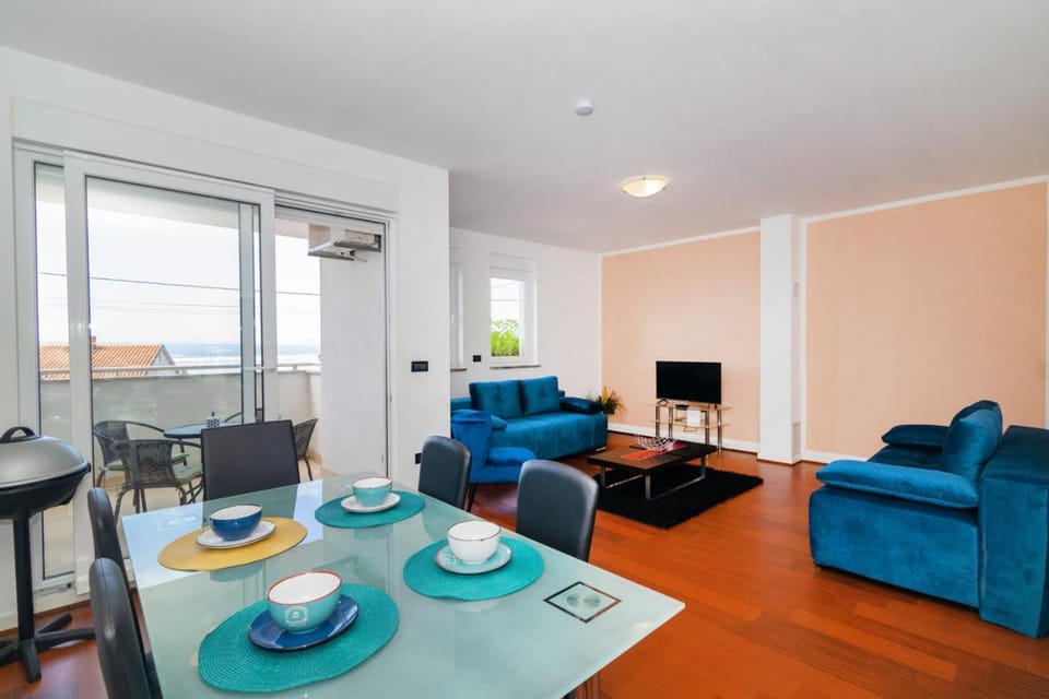 CK SUN 32 Apartment 1 by Aneo Travel Apartment in Primorje-Gorski Kotar County