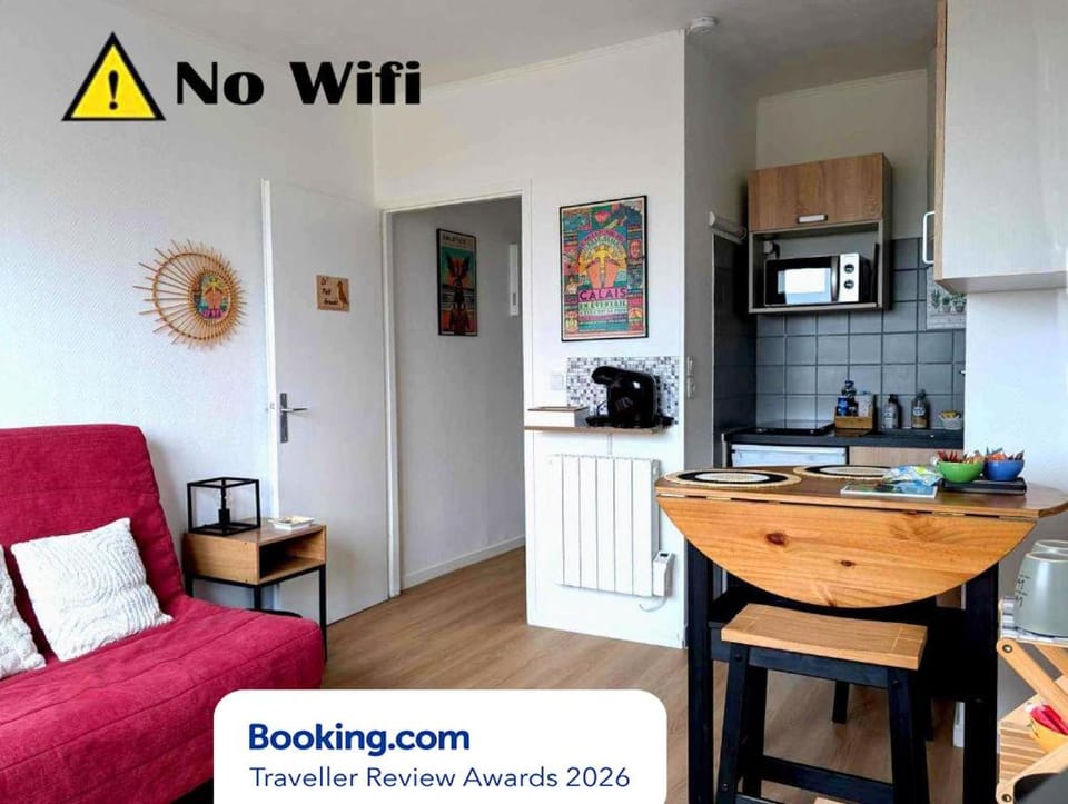 Studio plage, vue mer et dragon, garage pour moto Apartment in Calais