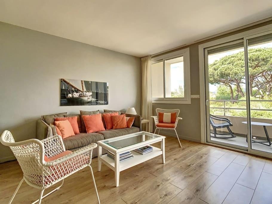 Balcony/Terrace, Living room