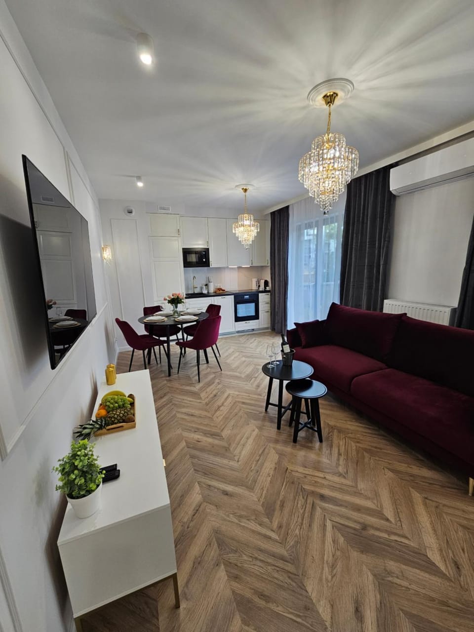 Living room, Seating area, Dining area