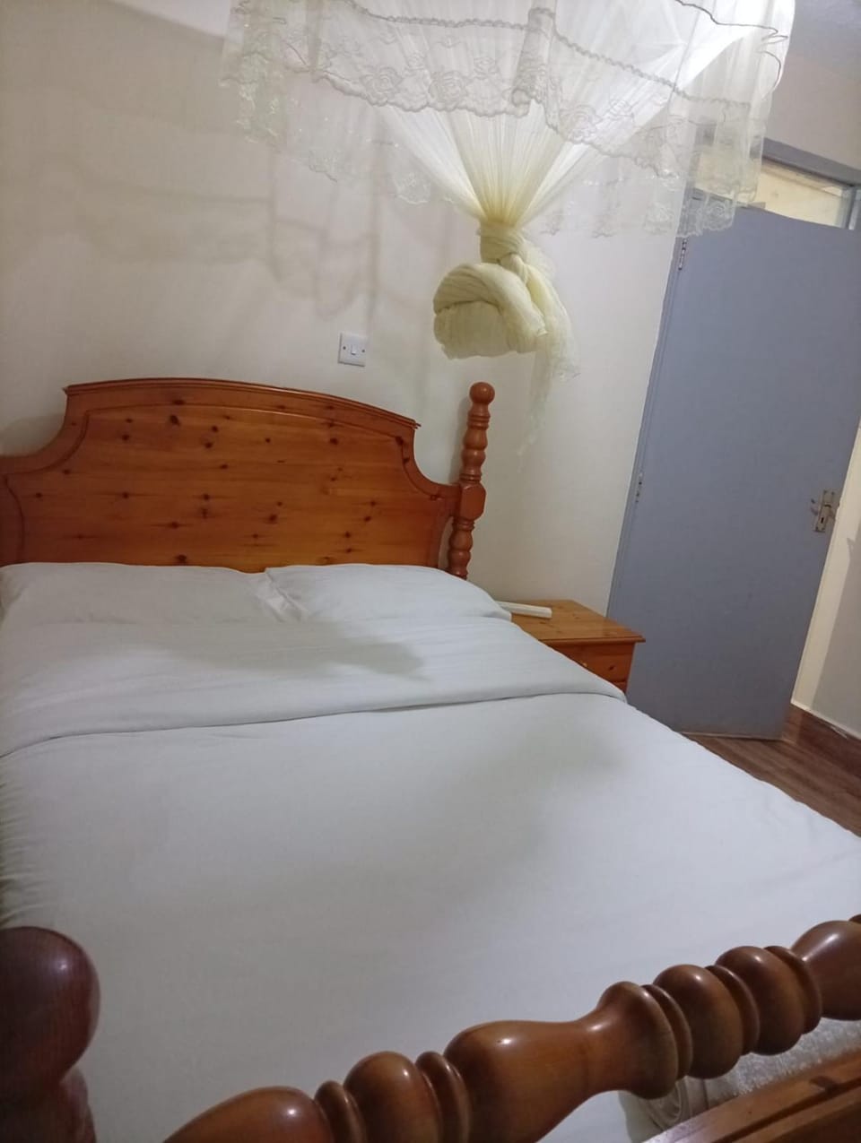 Mfalme House, Ngoingwa Estate, 100 Metres from Thika-Mangu Rd, Close to Thika City Centre - Free Parking, Fast Wi-Fi, Smart TV, 2 Bedrooms Perfect for a Family of 2-4 Members Apartment in Kenya