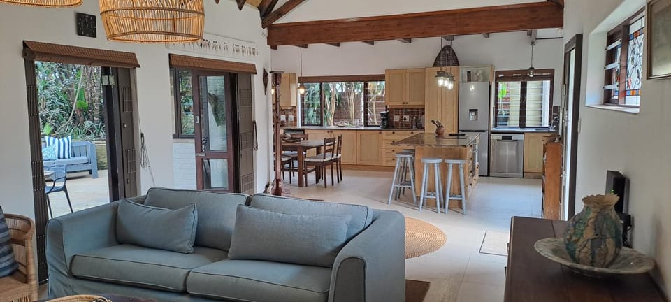 Living room, Seating area, Dining area, kitchen