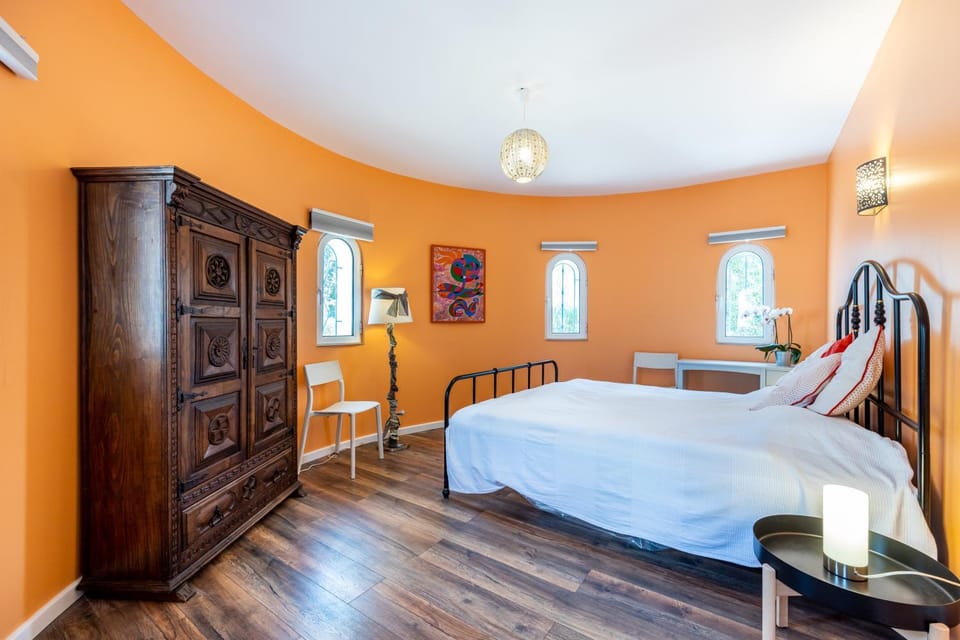 Bed, Photo of the whole room, Bedroom, wardrobe