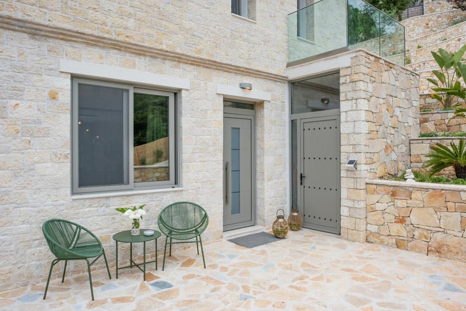 Property building, Balcony/Terrace