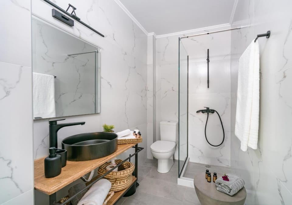 Shower, Toilet, Bathroom
