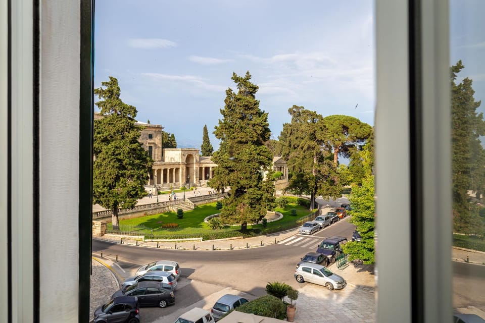Day, Neighbourhood, City view, Street view, Location