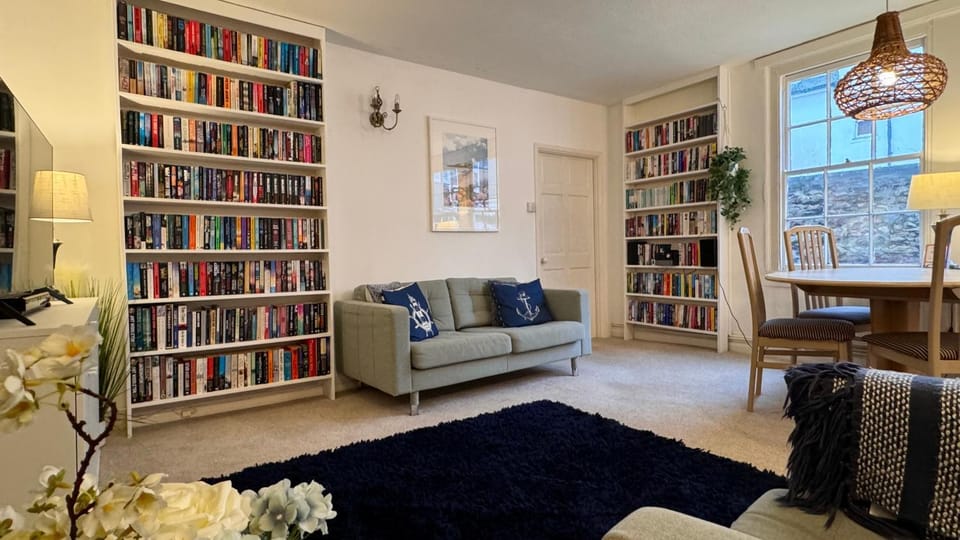 Library, Seating area