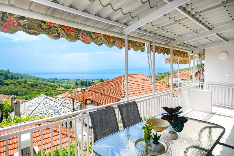 Natural landscape, View (from property/room), Balcony/Terrace, Balcony/Terrace, Dining area, Sea view