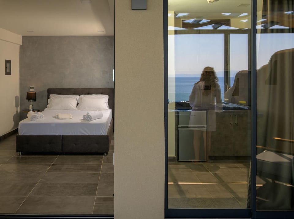 Bed, Bedroom, Sea view
