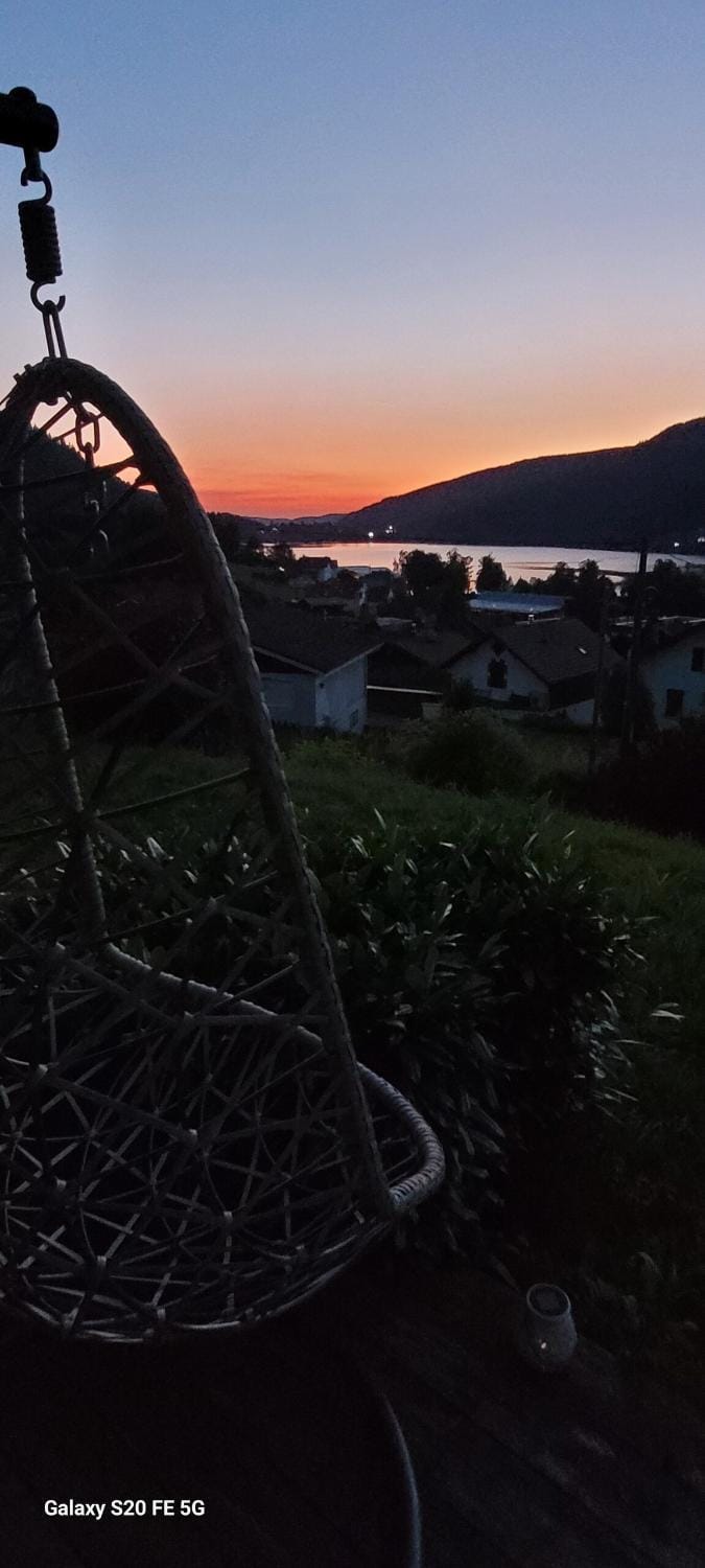 Appartement cosy - grande terrasse pleine vue lac Apartment in Gérardmer