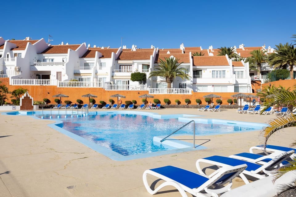 Home2Book Stylish Apt Pool & Terrace, Sand Club Apartment in Abona
