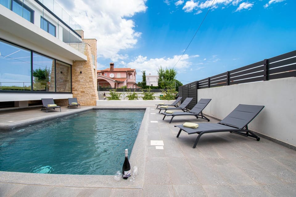 Modern Villa Rosarol by Istrabook Villa in Medulin