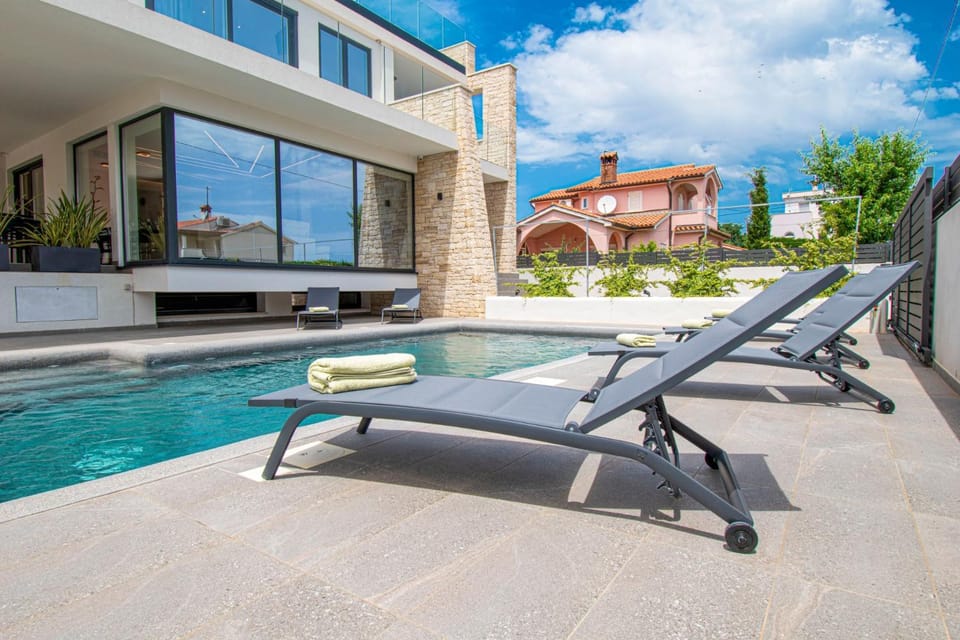 Modern Villa Rosarol by Istrabook Villa in Medulin