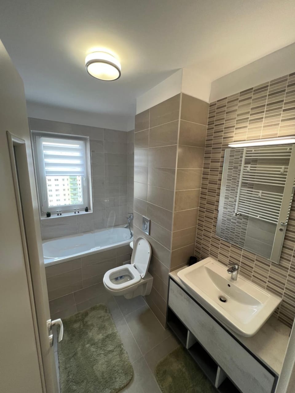 Shower, Toilet, Bathroom, Bath
