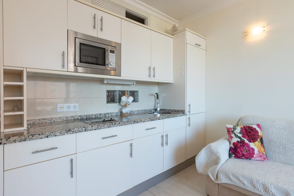 Property building, Kitchen or kitchenette, Living room