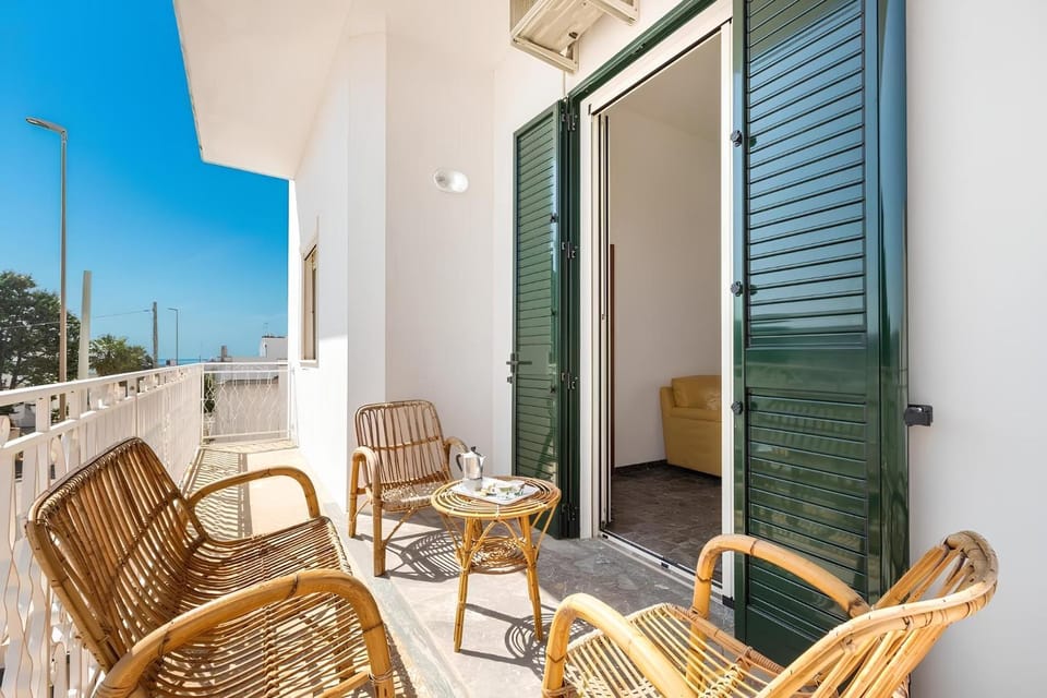 Patio, Day, View (from property/room), Balcony/Terrace, Dining area