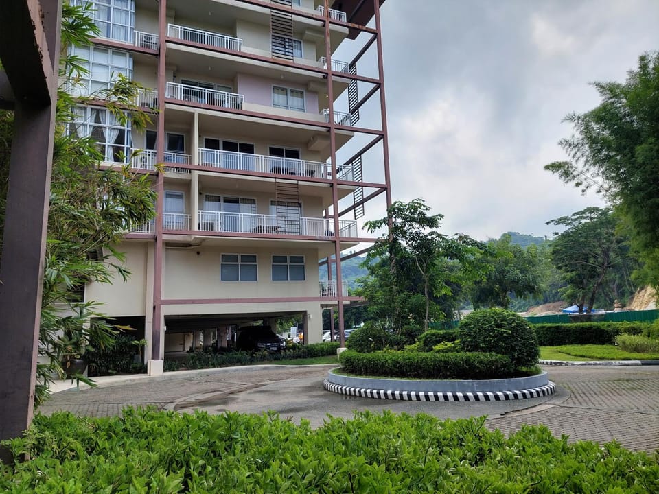Seanna's Place at Pico de Loro Apartment in Nasugbu
