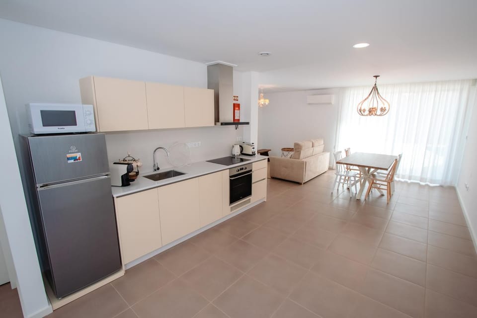Coffee/tea facilities, Kitchen or kitchenette, Dining area, dishwasher, minibar, pet friendly, stove, toaster