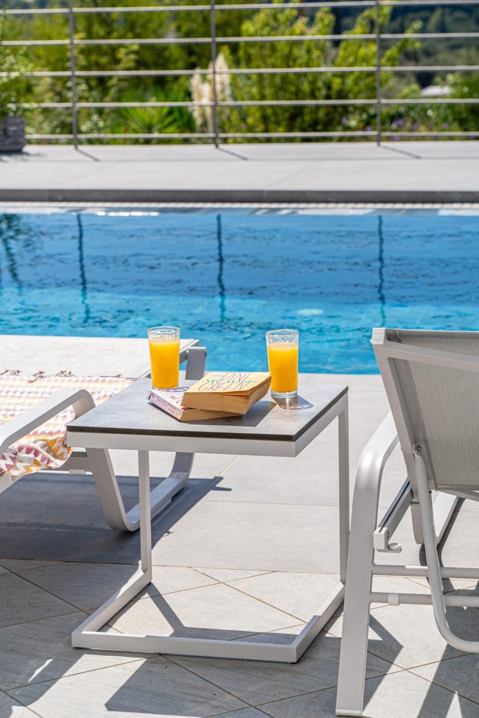 View (from property/room), Balcony/Terrace, Food and drinks, Pool view, Swimming pool, sunbed