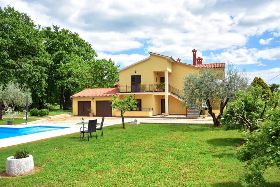 Petra 2 Apartment in Istria County