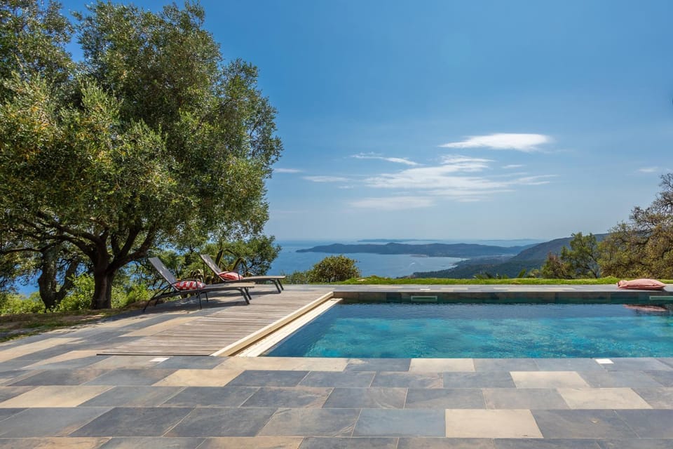 Grande Villa 750 m2 Le Mas des chênes Villa in Le Lavandou