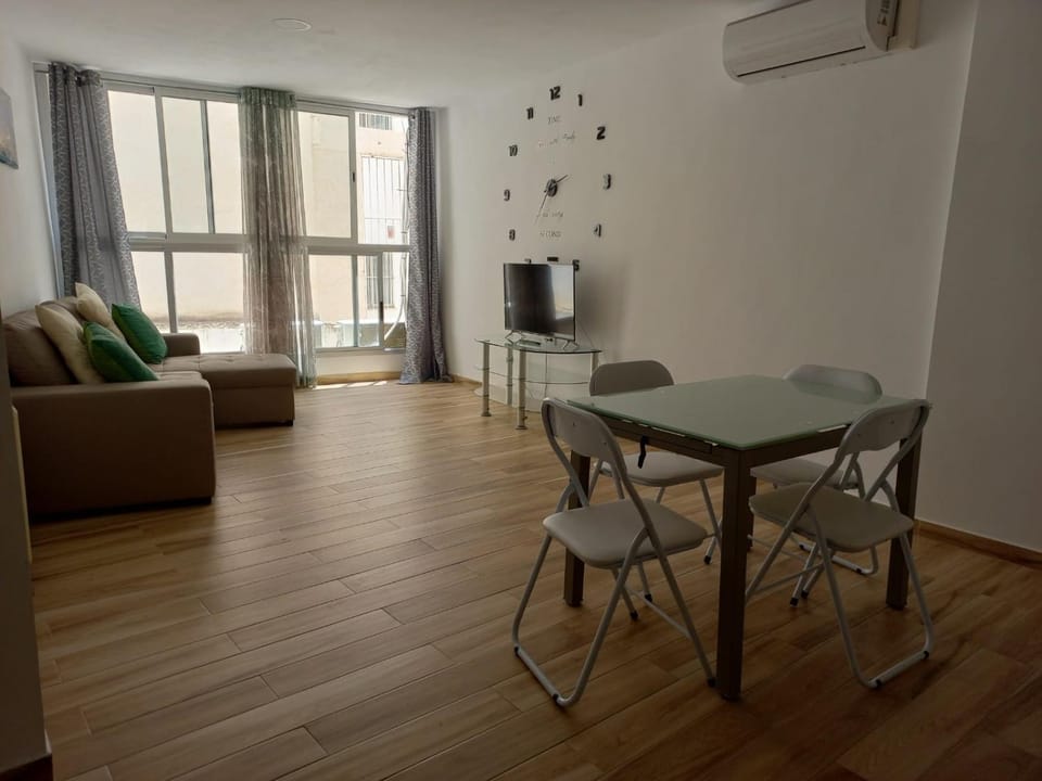 Bazan Apartaments2 Apartment in Alicante
