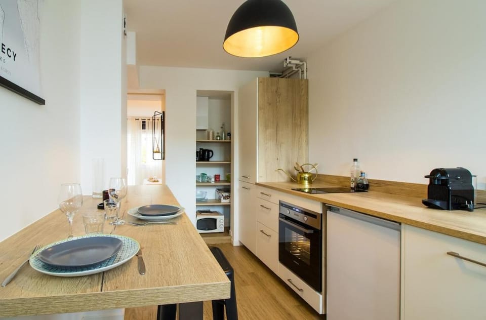 Kitchen or kitchenette, Other, Dining area, dishwasher, pet friendly, stove, toaster