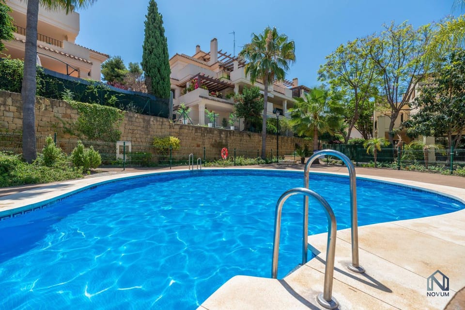 Property building, Day, Pool view, Swimming pool, sunbed