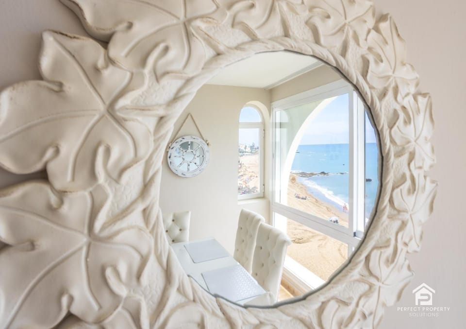 Living room, Sea view