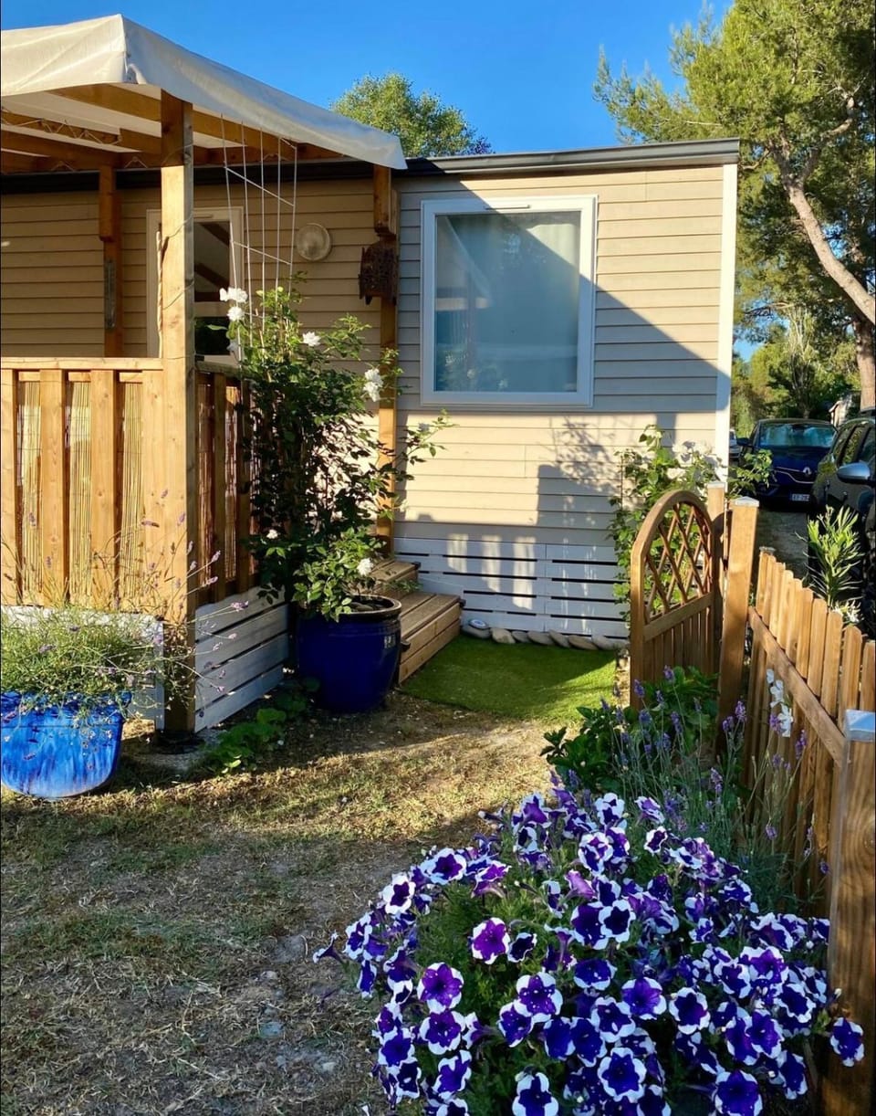 La Paillote de Claire Campground/ 
RV Resort in La Roque-d'Anthéron