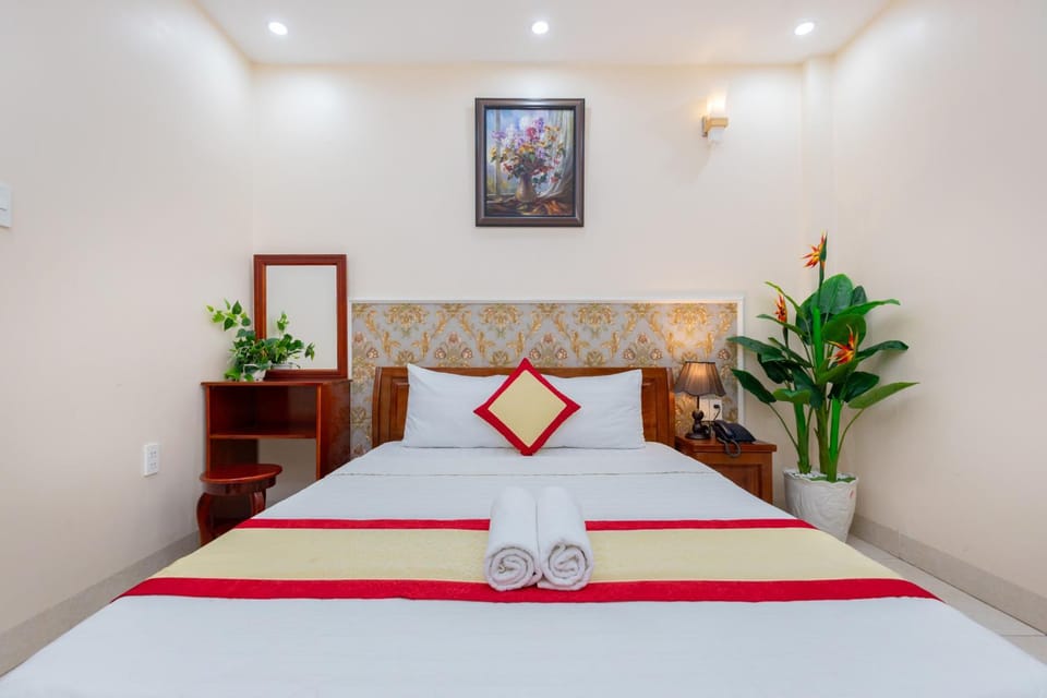 Photo of the whole room, Bedroom, towels