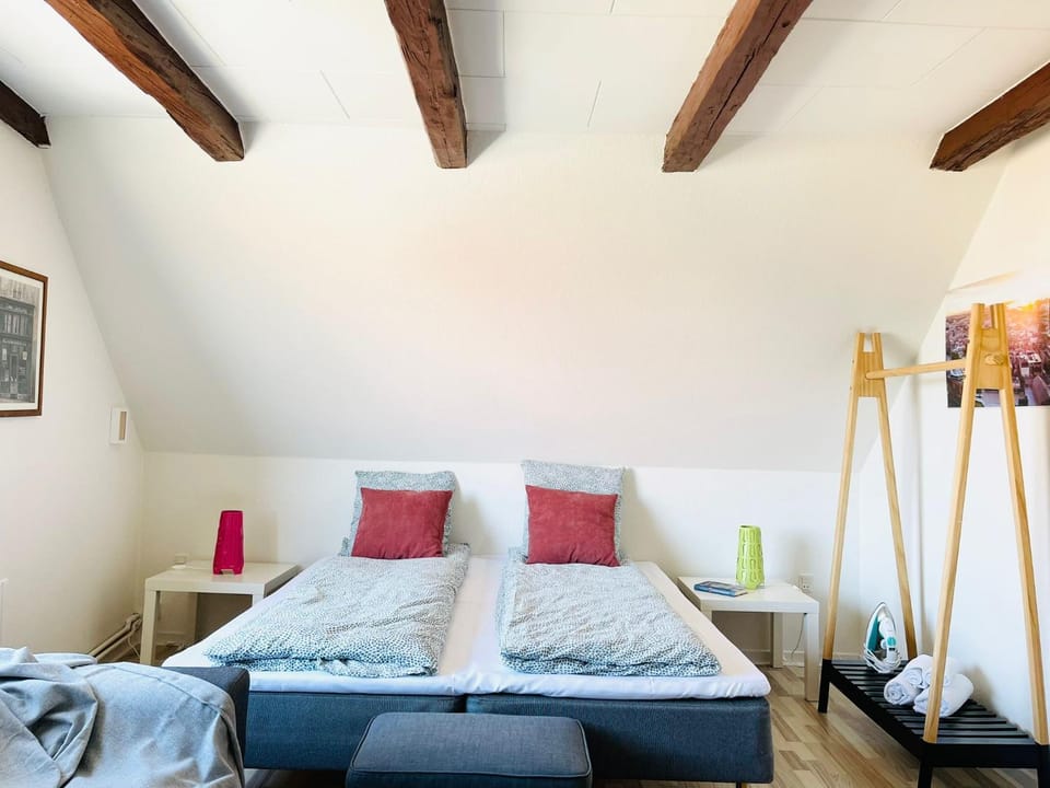 Bed, Photo of the whole room, Bedroom