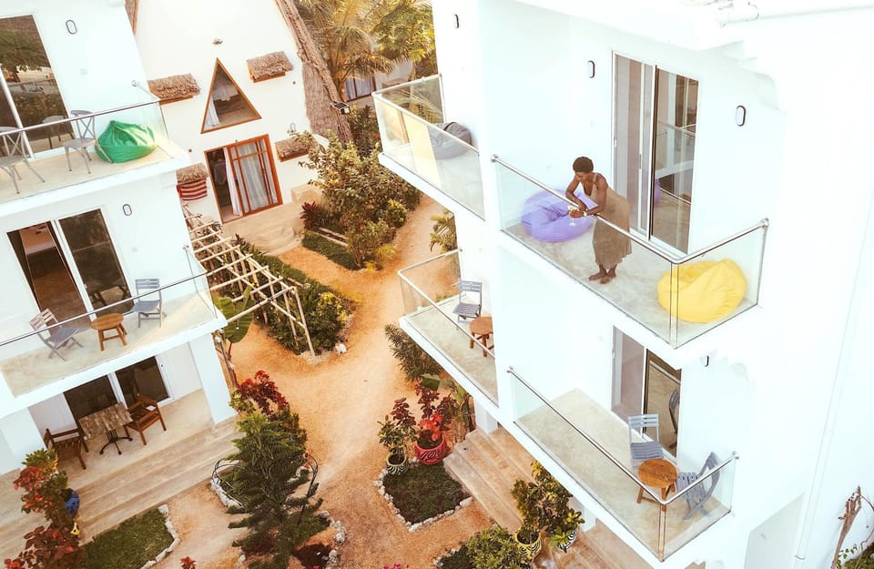 People, Balcony/Terrace