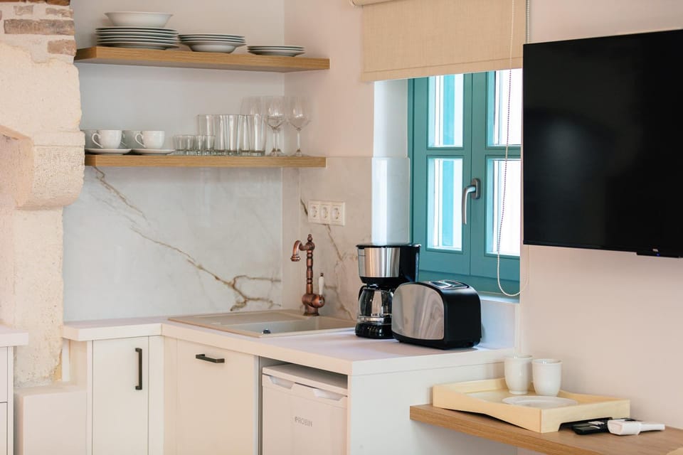 TV and multimedia, Coffee/tea facilities, Kitchen or kitchenette, toaster