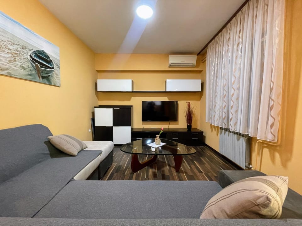 Living room, air conditioner