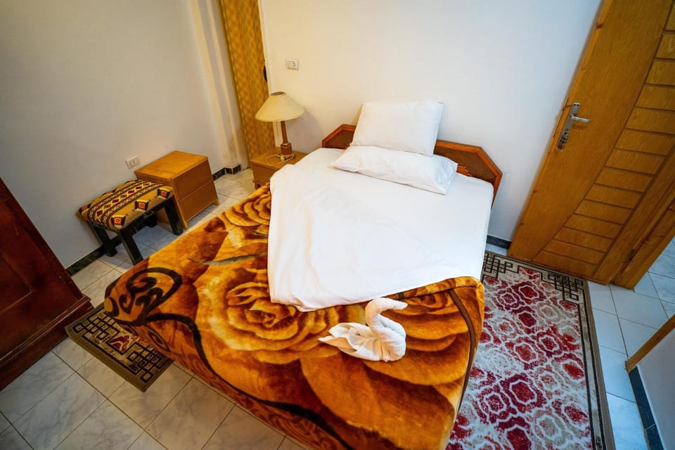 Bed, Photo of the whole room, towels