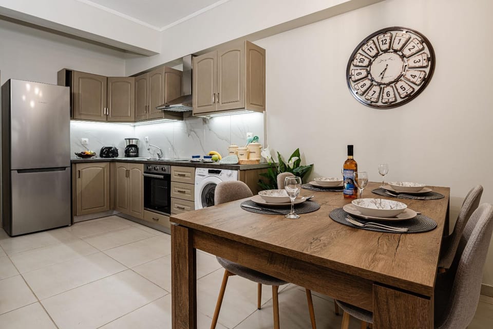 Dining area, pet friendly, stove, washing machine