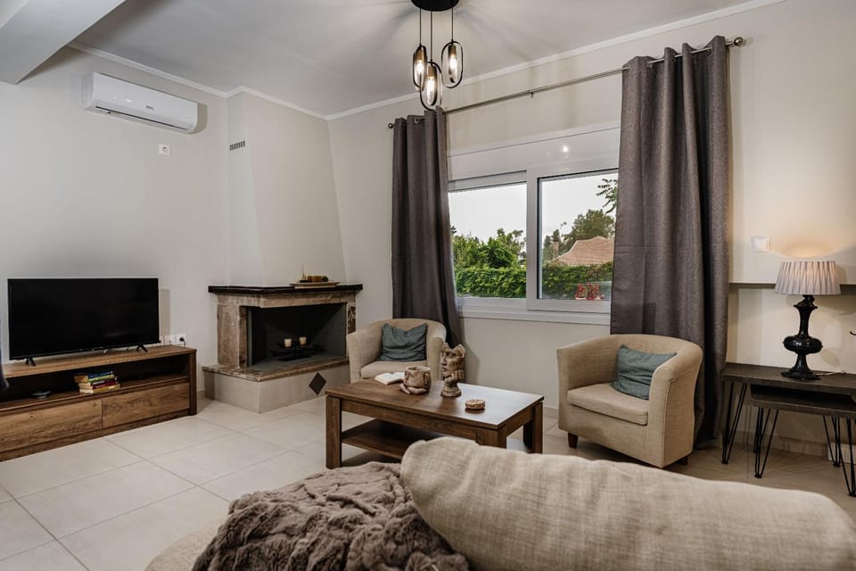 TV and multimedia, Living room, flat iron, air conditioner