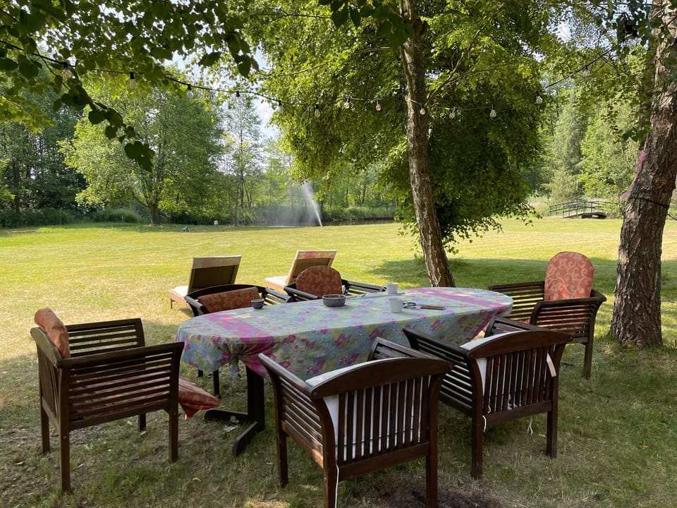 Garden, Dining area