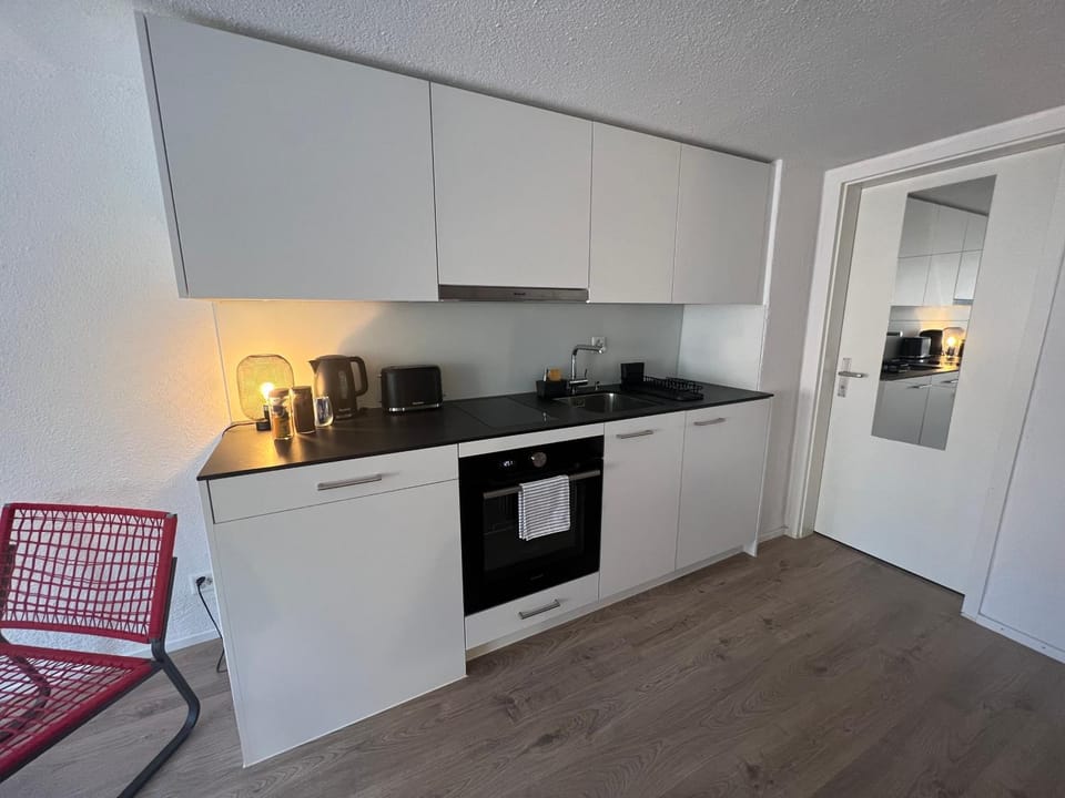 Coffee/tea facilities, Kitchen or kitchenette, Dining area, pet friendly, stove, toaster
