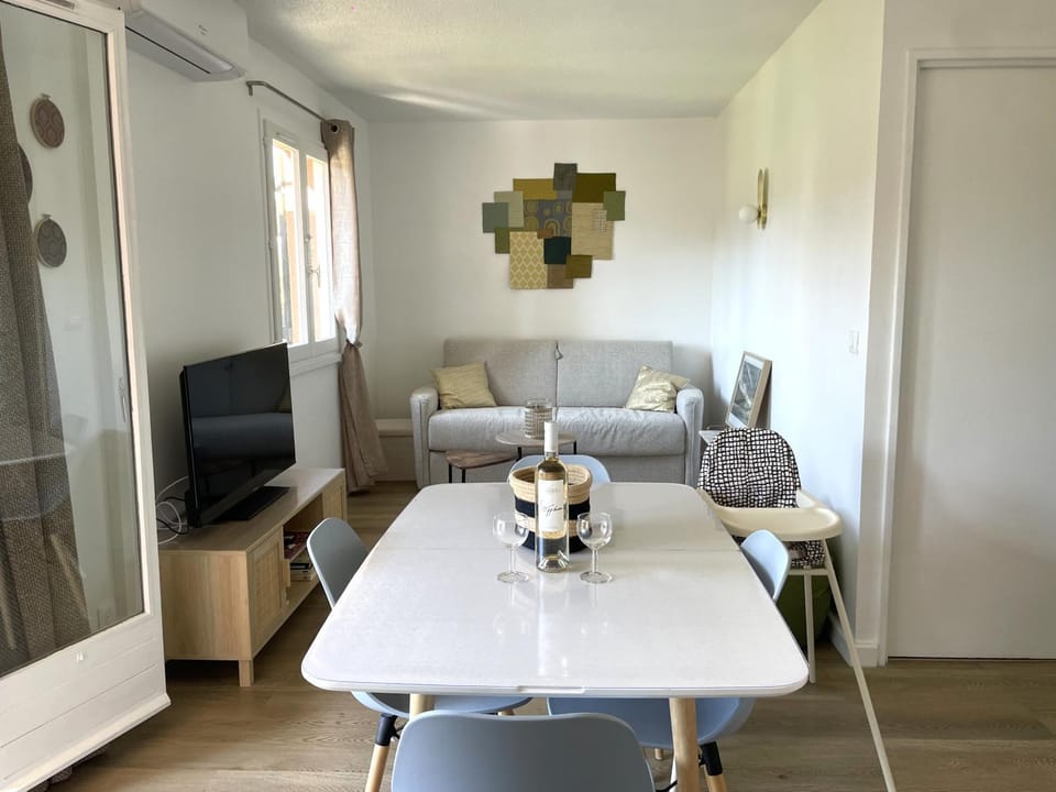 Le Cocon vert T2 St Aygulf à 30m de la mer Apartment in Fréjus
